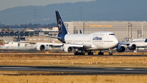 Photo of D-ABVZ - Boeing 747-430 operated by Lufthansa