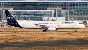 Photo of D-AIRX - Airbus A321-131 operated by Lufthansa