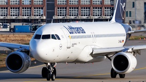 Photo of D-AIWJ - Airbus A320-214 operated by Lufthansa
