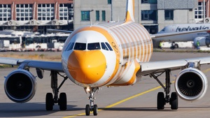 Photo of D-AIAS - Airbus A321-211 operated by Condor