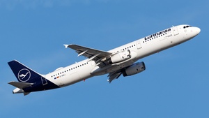 Photo of D-AIDJ - Airbus A321-231 operated by Lufthansa