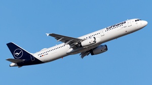Photo of D-AIRW - Airbus A321-131 operated by Lufthansa