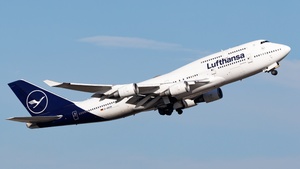 Photo of D-ABVM - Boeing 747-430 operated by Lufthansa