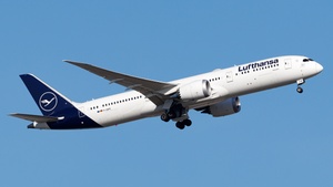 Photo of D-ABPB - Boeing 787-9 Dreamliner operated by Lufthansa