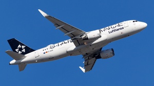 Photo of D-AIUA - Airbus A320-214 operated by Lufthansa