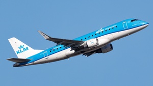 Photo of PH-EXZ - Embraer ERJ-175STD operated by KLM Cityhopper