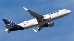 Photo of D-AIZQ - Airbus A320-214 operated by Lufthansa