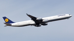 Photo of D-AIHW - Airbus A340-642 operated by Lufthansa