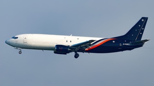 Photo of G-POWS - Boeing 737-436(SF) operated by Titan Airways