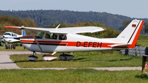 Photo of D-EFEH - Cessna 172B Skyhawk operated by Private
