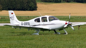 Photo of D-EMYA - Cirrus SR22 G2 operated by Fly Aeolus Air Taxi