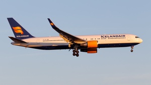 Photo of TF-ISP - Boeing 767-319(ER) operated by Icelandair