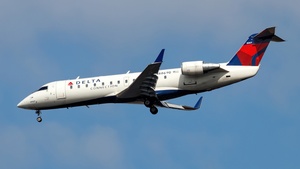 Photo of N8869B - Bombardier CRJ-200LR operated by Delta Connection (opb Endeavor Air)