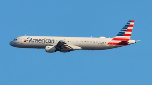 Photo of N151UW - Airbus A321-211 operated by American Airlines
