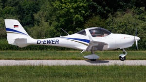 Photo of D-EWER - Aquila A210 operated by Luftfahrtverein Mainz