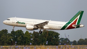 Photo of EI-DSX - Airbus A320-216 operated by Alitalia
