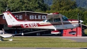Photo of D-ESCO - Cessna 172N Skyhawk II operated by Aeroklub Alpski Letalski center Lesce
