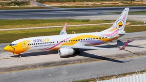 Boeing 737-88L