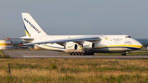 UR-82007