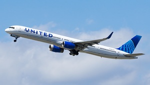 Photo with serial 32813 - Boeing 757-324
