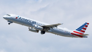 Photo of N549UW - Airbus A321-231 operated by American Airlines