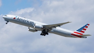 Photo of N727AN - Boeing 777-323(ER) operated by American Airlines