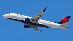 Photo of N304SY - Embraer ERJ-175LL operated by Delta Connection (opb SkyWest Airlines)