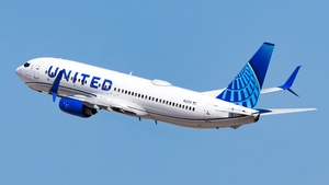Photo of N12218 - Boeing 737-824 operated by United Airlines