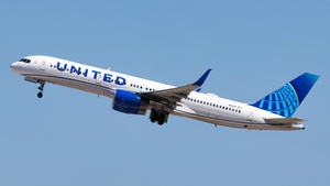 Photo of N58101 - Boeing 757-224 operated by United Airlines