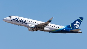 Photo of N171SY - Embraer ERJ-175LR operated by Alaska Airlines (opb Skywest Airlines)