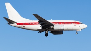 Photo of N365SR - Boeing 737-66N operated by AECOM