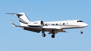 Photo with serial 4136 - Gulfstream GIV-X (G450)