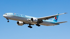 Photo of HL8209 - Boeing 777-3B5(ER) operated by Korean Air