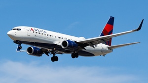 Photo of N774DE - Boeing 737-8EH operated by Delta Air Lines