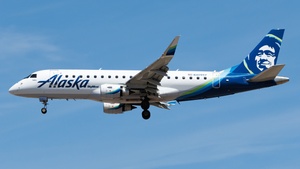 Photo of N409SY - Embraer ERJ-175LR operated by Alaska Airlines (opb Skywest Airlines)