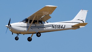Photo of N5184J - Cessna 172N Skyhawk operated by Riverside Flight Academy