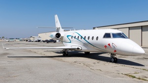 Photo of N688HL - Gulfstream G200 operated by Mach One Air Charters