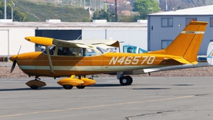 Photo of N46570 - Cessna 172K Skyhawk operated by Private