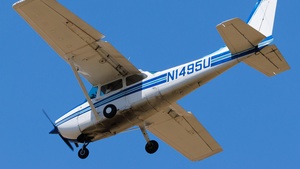 Photo of N1495U - Cessna 172M Skyhawk operated by Plus One Flyers