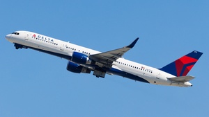 Photo of N6713Y - Boeing 757-232 operated by Delta Air Lines