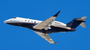 Photo of N565FX - Bombardier Challenger 350 operated by Flexjet