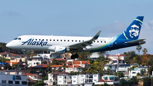 Photo of N179SY - Embraer ERJ-175LR operated by Alaska Airlines (opb Skywest Airlines)