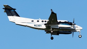 Photo of N23SY - Beechcraft B300 Super King Air 350i operated by Private
