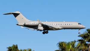 Photo of N220F - Bombardier Global Express operated by Keystone Aviation
