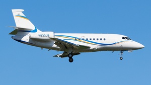 Photo of N833JB - Dassault Falcon 2000EX operated by Clay Lacy Aviation