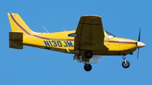 Photo of N130JM - Piper PA-28-181 Archer II operated by Hot Shot Aviation