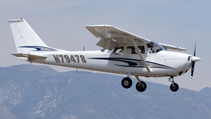 Photo of N79478 - Cessna 172K Skyhawk operated by Private