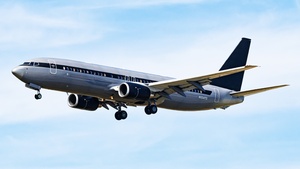 Photo of N154TS - Boeing 737-89L operated by SpaceX