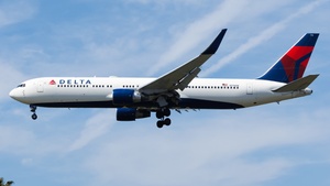 Photo with serial 25061 - Boeing 767-332(ER)