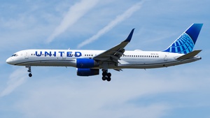 Photo of N57111 - Boeing 757-224 operated by United Airlines